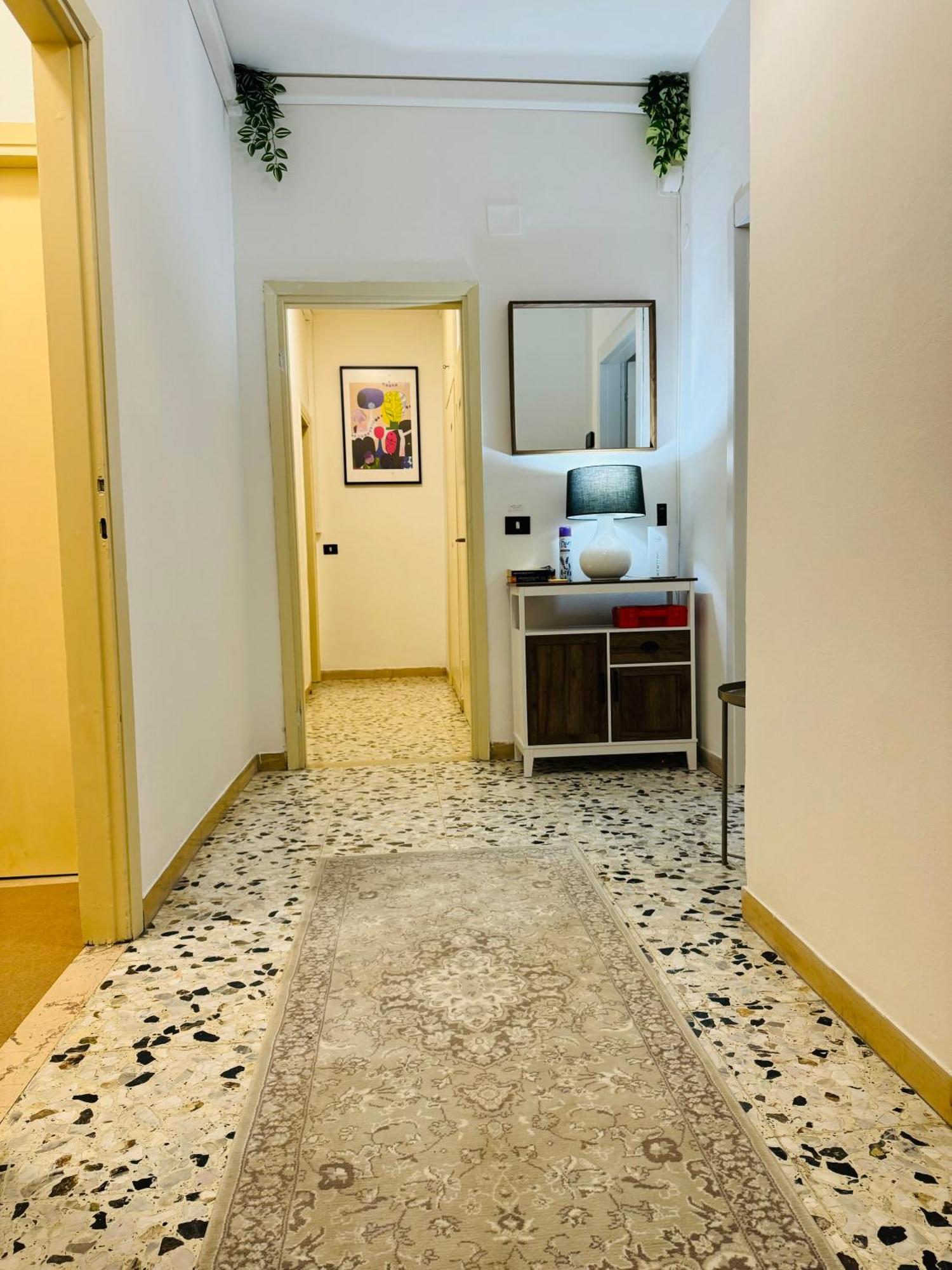 The Galaxy House Hotell Pisa Eksteriør bilde